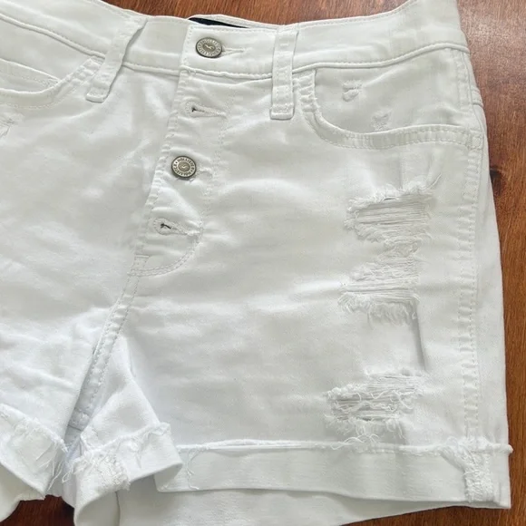 Hollister white denim shorts. - Picture 3 of 4